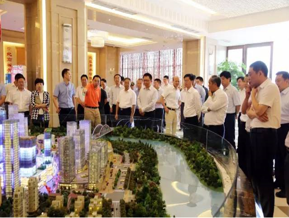 遂宁市党政代表团&ldquo;点赞&rdquo;世纪城：思绪好，，体量大，，妄想大气，，设计高端！
