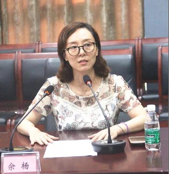 10名考入重本的寒门学子获j9数字站集团爱心资助